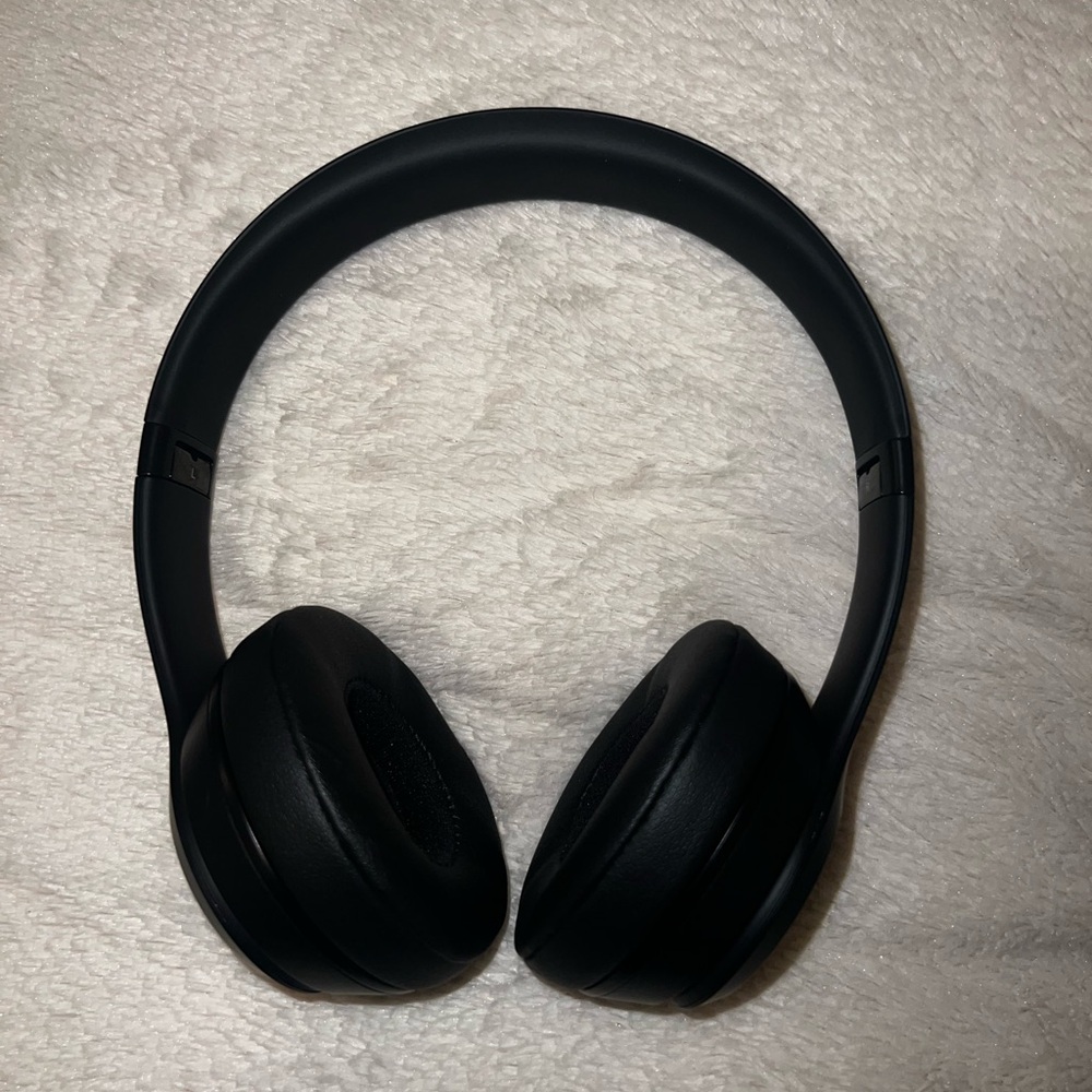COPY - Beats Solo wireless 3